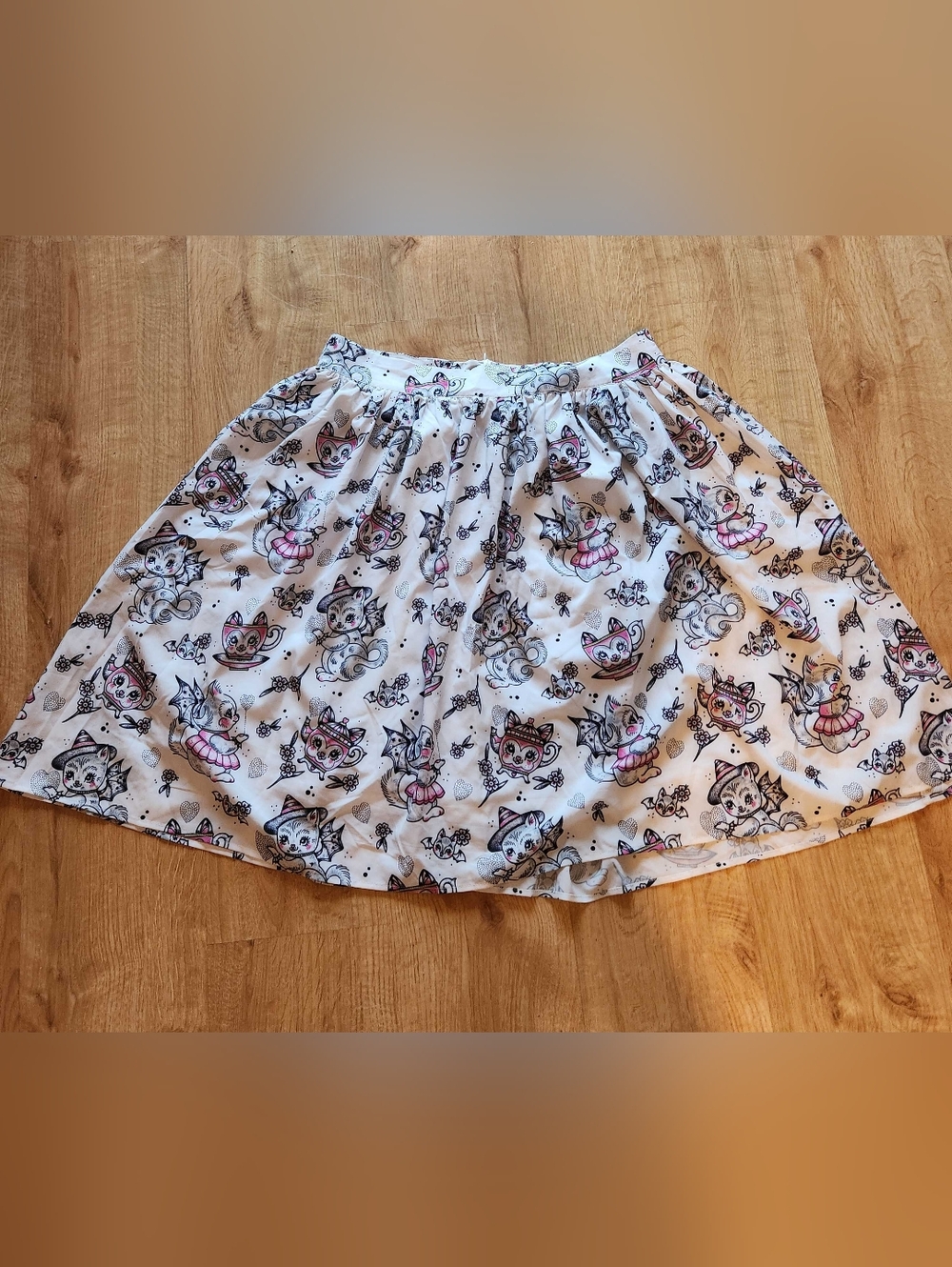 Sourpuss Clothing Creep Heart Cat Swing Skirt - Picture 2 of 9